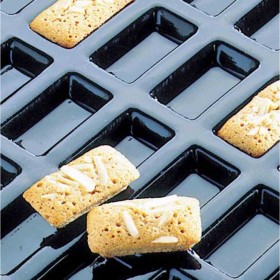 L2G - Moule flexipan 600x400 mm pour 24 financiers empreinte 87x47x14 mm