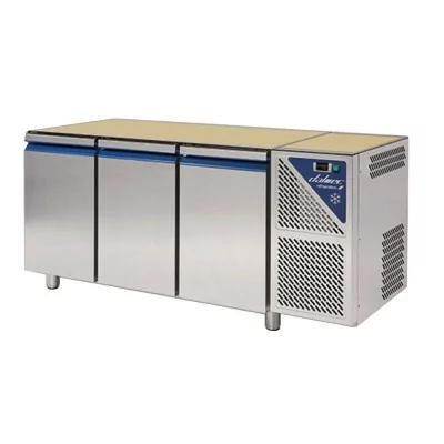 DALMEC - Table réfrigérée négative sans dessus -18/-22°C - 350 L - 3 portes - Avec groupe logé