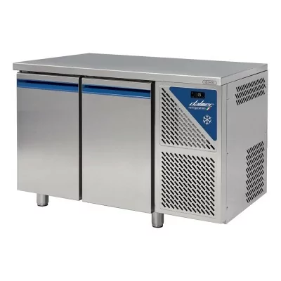 DALMEC - Table réfrigérée négative avec dosseret -18/-22°C - 606 L - 3 portes pleines - Avec groupe logé
