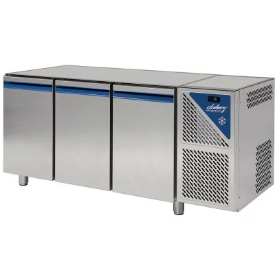 DALMEC - Table réfrigérée positive - Sans groupe - 606 L - 3 portes pleines - P. 800 - 600x400 - Sans dessus